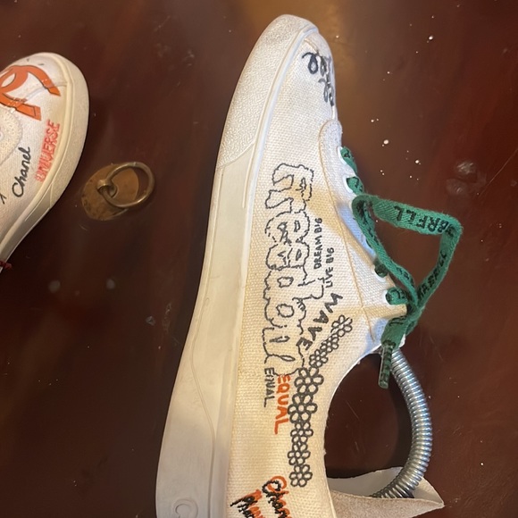 CHANEL Pharrell Graffiti Low-Top Sneakers Printed Canvas White, Multicolor. - Picture 6 of 14